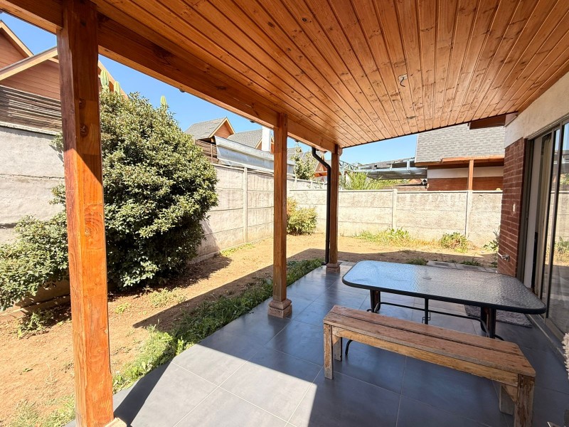 en Venta Casa Ubicada en Valle Lo Castillo, Machali.