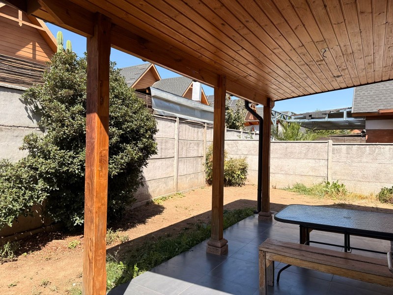 en Venta Casa Ubicada en Valle Lo Castillo, Machali.