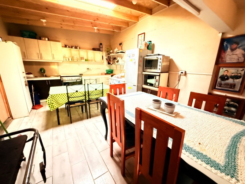 en Venta Casa 2 Pisos en Villa los Cristales Sector Oriente