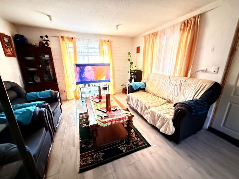 en Venta Casa 2 Pisos en Villa los Cristales Sector Oriente