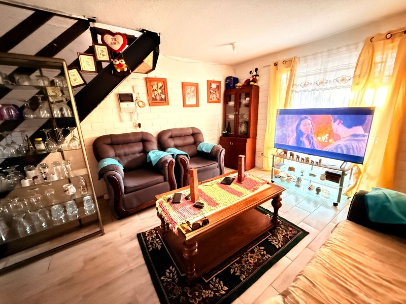 en Venta Casa 2 Pisos en Villa los Cristales Sector Oriente