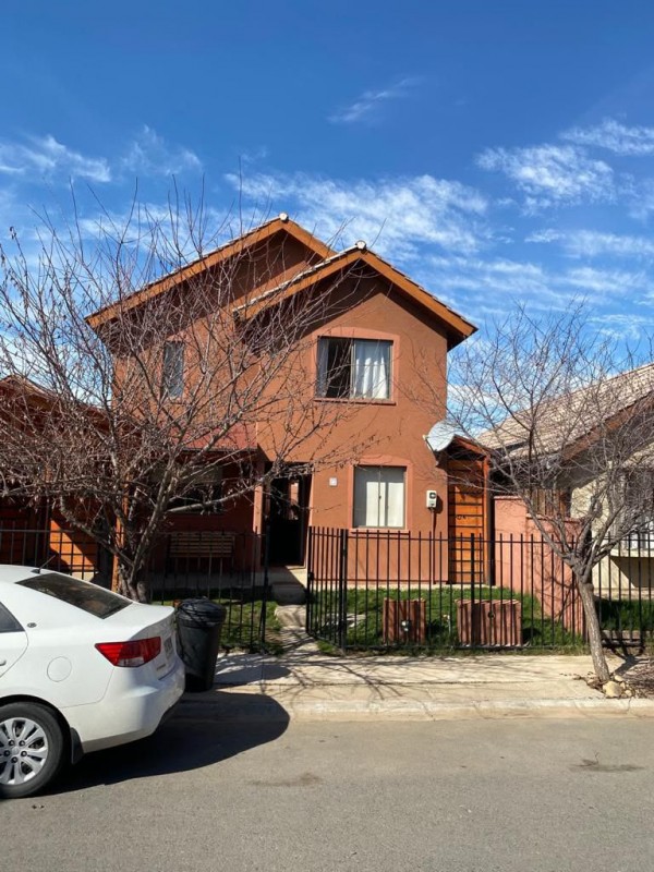 en Venta Hermosa Propiedad Ubicada en Cond. Haras de Machali