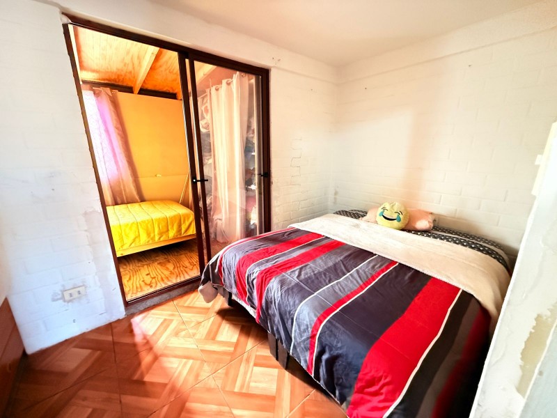 en Venta Casa 2 Pisos en Villa los Cristales Sector Oriente