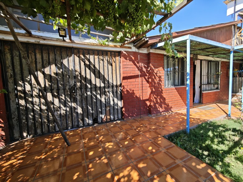 Se Vende Esquina Con Gran Terreno en el Abrazo de Maipú