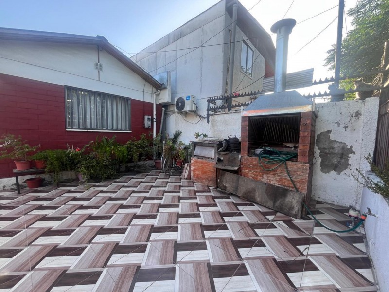 Se Vende Casa Con Amplio Terreno en Estación Central