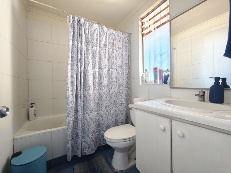 Se Vende Casa Ampliada en Av. Cuatro Poniente, Maipú