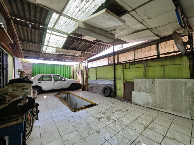 Se Vende Esquina Con Gran Terreno en el Abrazo de Maipú