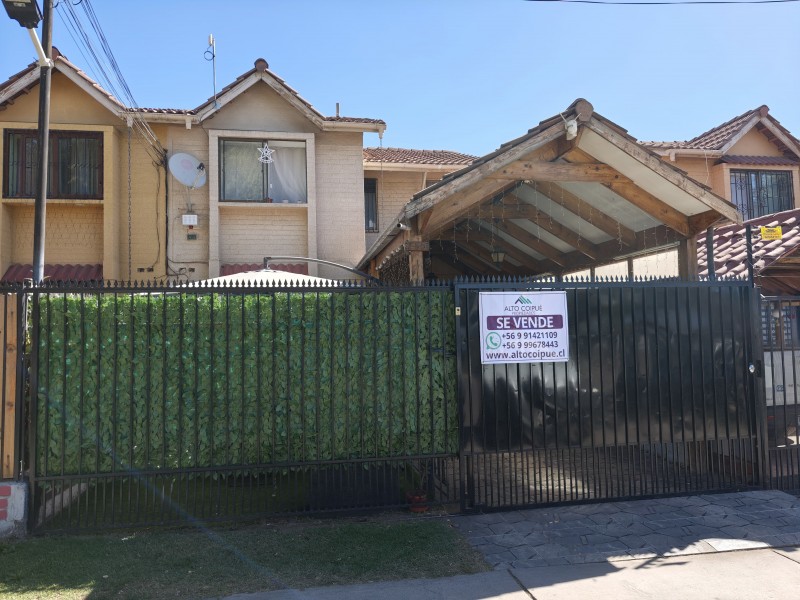 Se Vende Casa Ampliada en Av. Cuatro Poniente, Maipú