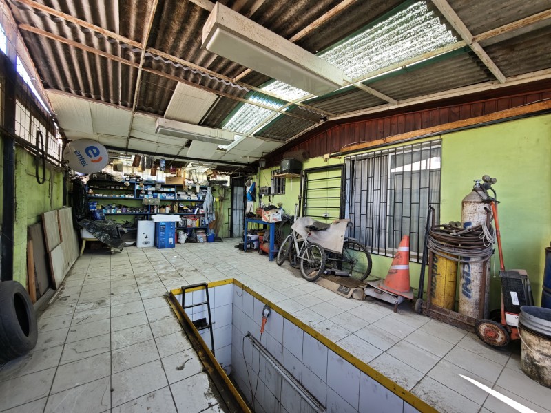 Se Vende Esquina Con Gran Terreno en el Abrazo de Maipú