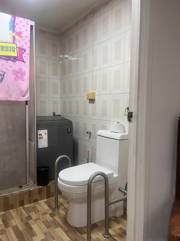 Se Vende Casa Con Amplio Terreno en Estación Central