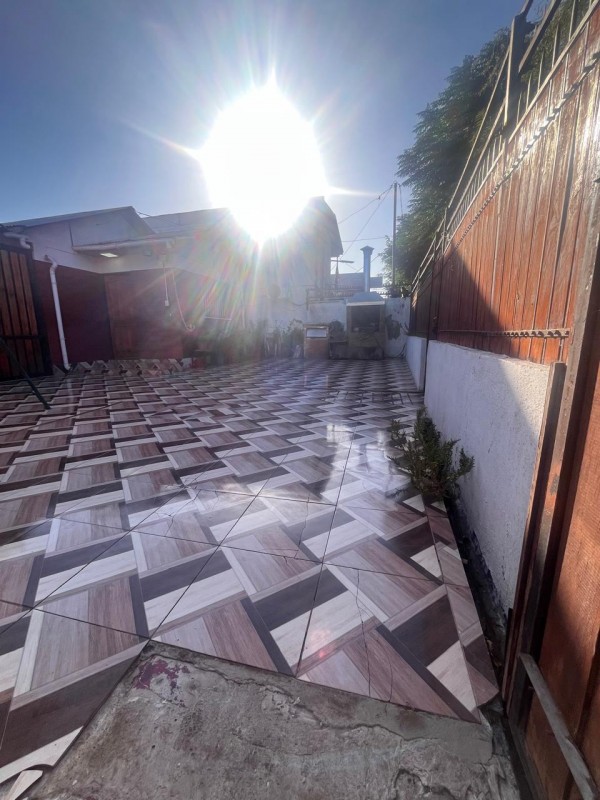 Se Vende Casa Con Amplio Terreno en Estación Central