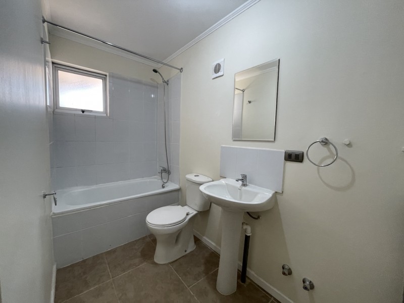 Casa en Arriendo, A 1 Cuadra Colegio Concepcion Linares