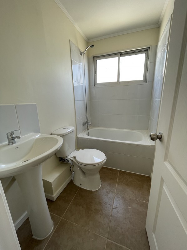 Casa en Arriendo, A 1 Cuadra Colegio Concepcion Linares