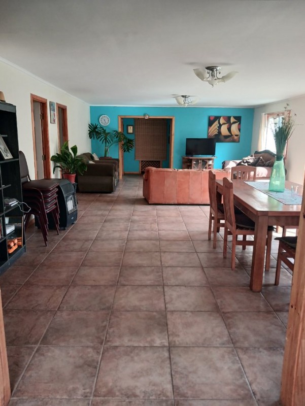 Amplia Casa Con Piscina en Condominio Miraflores