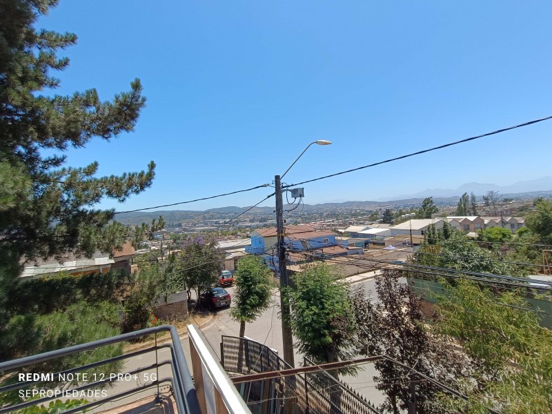 Vendo Amplia Casa 7D, 3B en Sector Marga Marga Quilpué