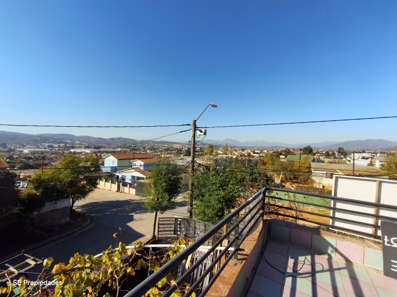 Vendo Amplia Casa 7D, 3B en Sector Marga Marga Quilpué