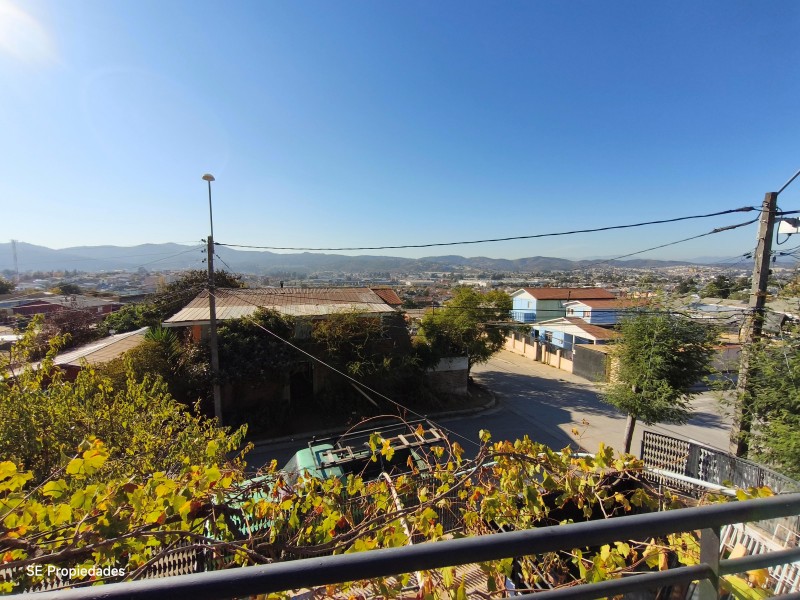 Vendo Amplia Casa 7D, 3B en Sector Marga Marga Quilpué