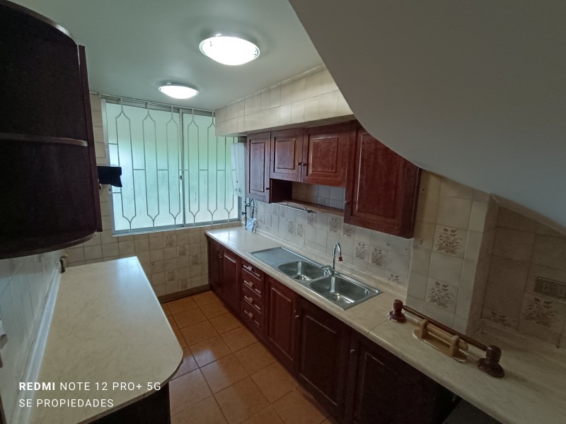 Vendo Amplio Depto. Dúplex 2D-2B-1E en Cond. Anakena, Viña
