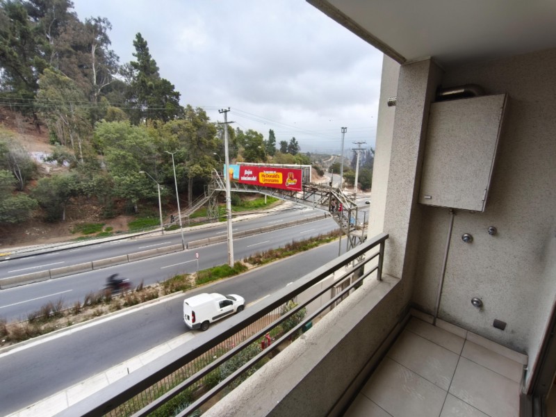 Vendo Excelente Depto. de 1D-1B-Est. en Avda. Chile, Viña