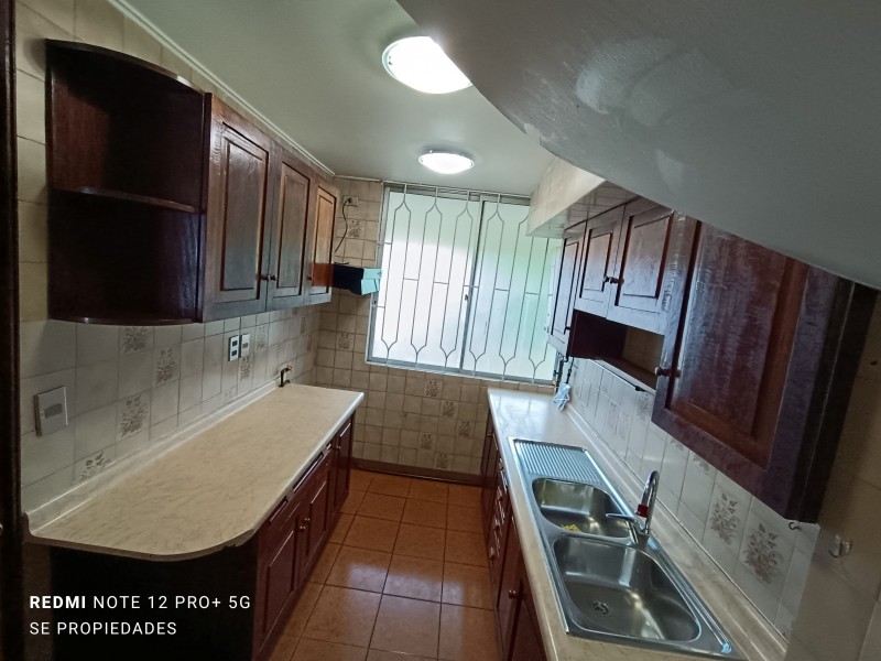 Vendo Amplio Depto. Dúplex 2D-2B-1E en Cond. Anakena, Viña