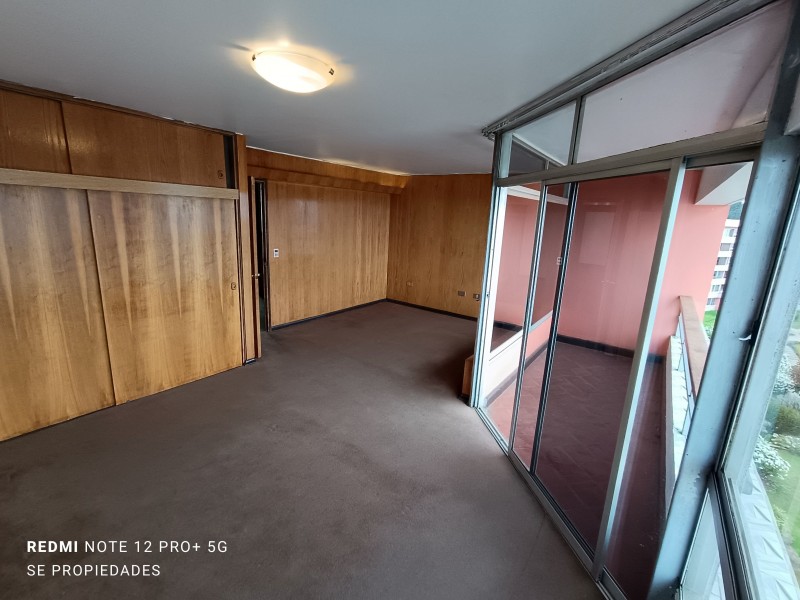 Vendo Amplio Depto. Dúplex 2D-2B-1E en Cond. Anakena, Viña