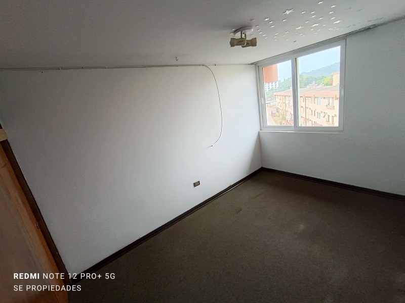 Vendo Amplio Depto. Dúplex 2D-2B-1E en Cond. Anakena, Viña