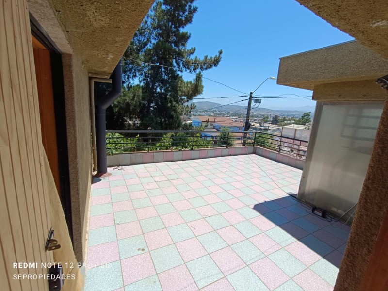 Vendo Amplia Casa 7D, 3B en Sector Marga Marga Quilpué