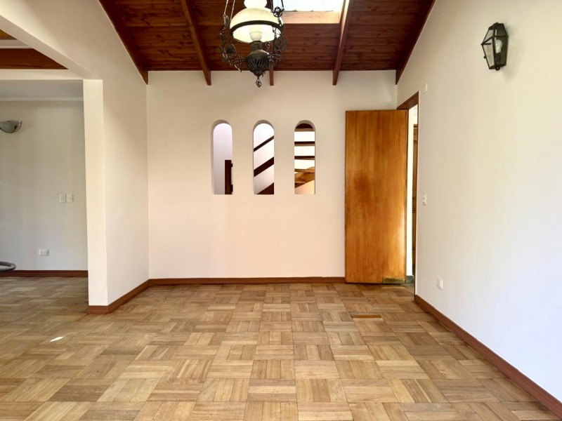 Amplia, Remodelada, 4D3B+Estar+2E