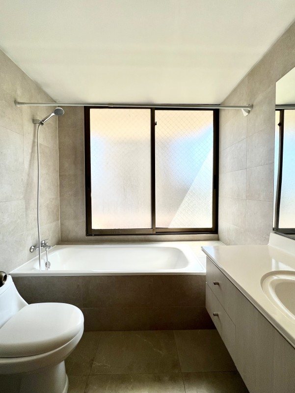 Espacios Amplios, Gran Terraza y Vista 4D3B+2E1B