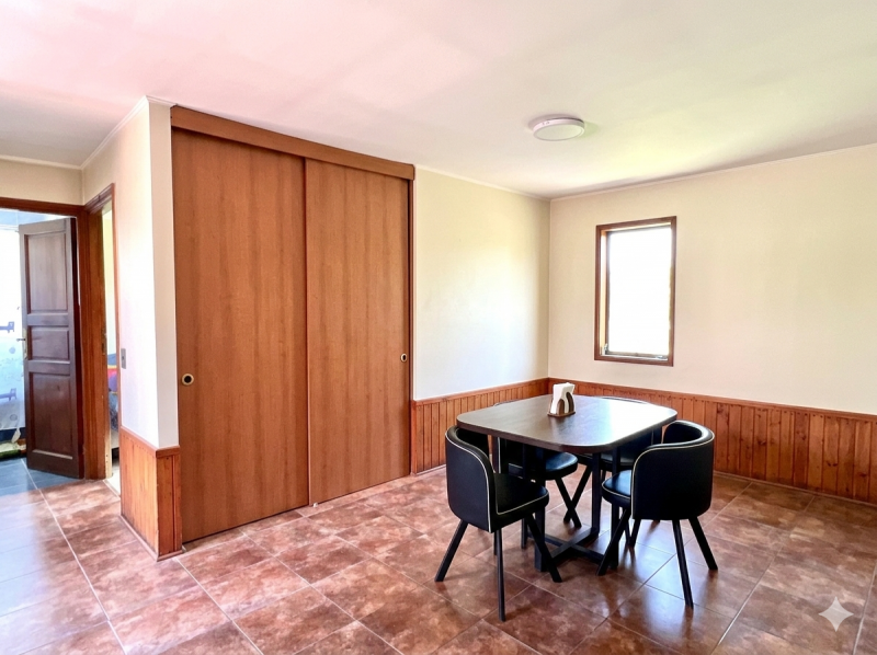 Gran Casa Con Parque, 5D4B + Estar + Depto + Bodegas