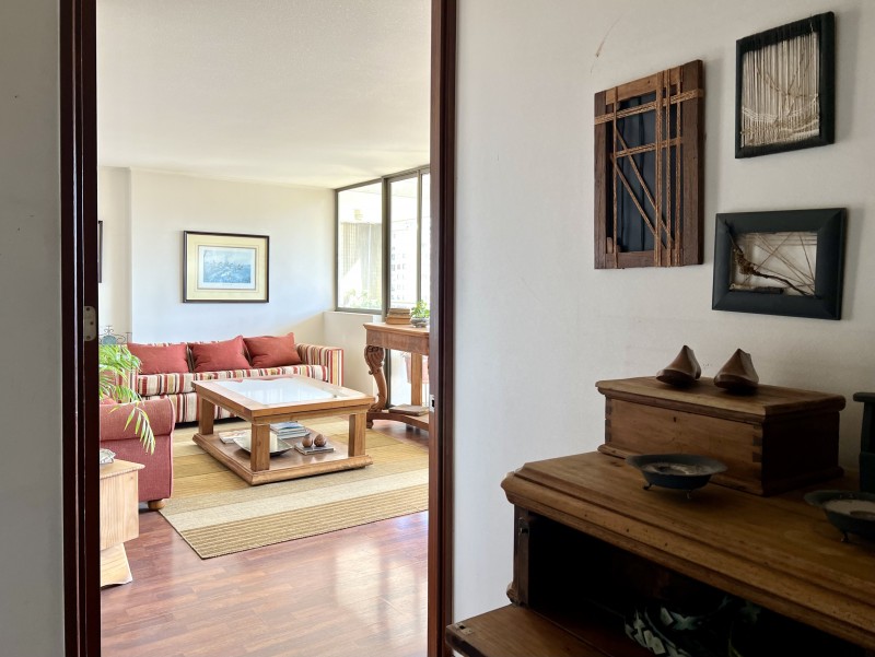 Amplio, Vista Despejada, 4D/4B + Sala de Estar, 3E/1B