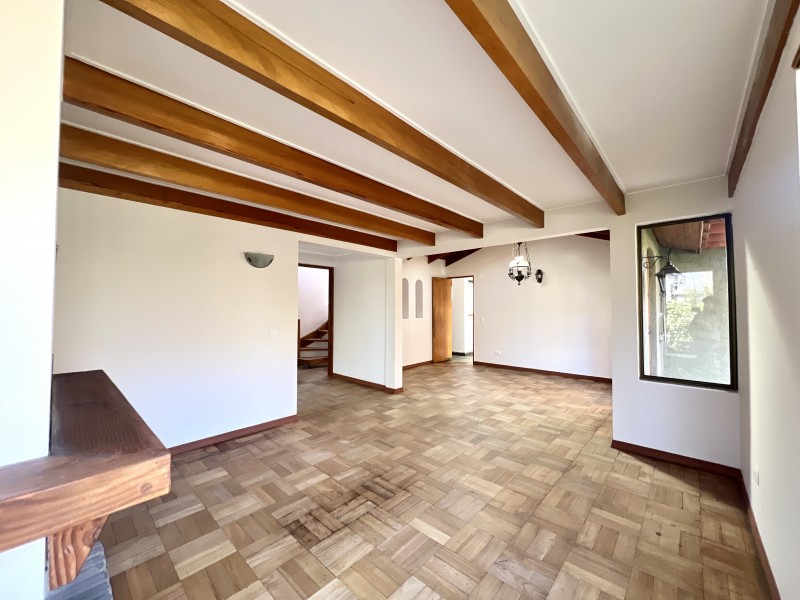 Amplia, Remodelada, 4D3B+Estar+2E
