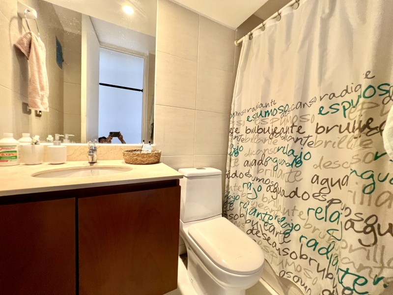 Amplio, Vista Despejada, 4D/4B + Sala de Estar, 3E/1B