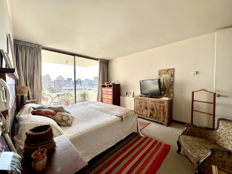 Amplio, Vista Despejada, 4D/4B + Sala de Estar, 3E/1B