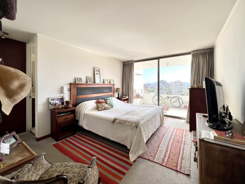 Amplio, Vista Despejada, 4D/4B + Sala de Estar, 3E/1B