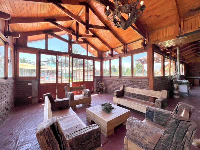 Gran Casa Con Parque, 5D4B + Estar + Depto + Bodegas