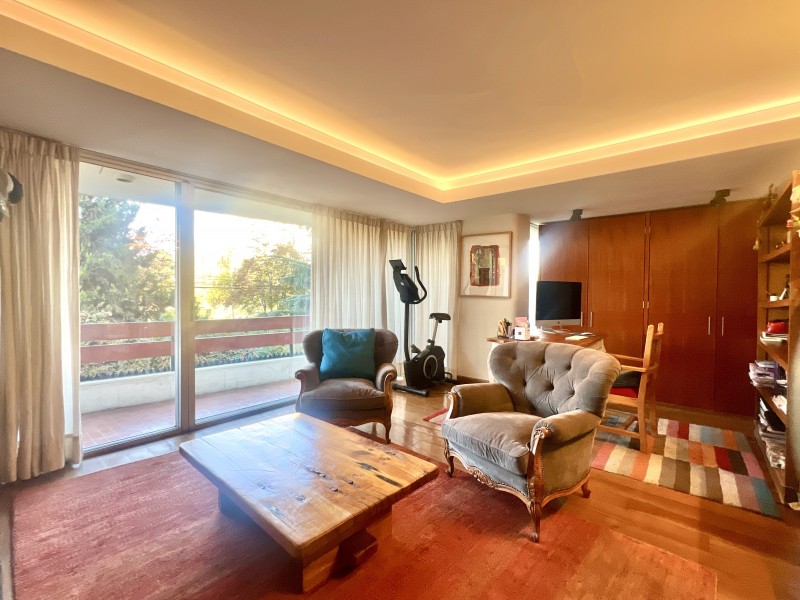 Amoblado, Vista Al Club de Golf, 3D3B+Estar+2E1B