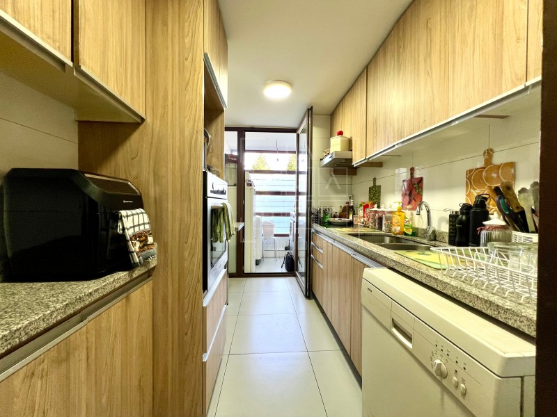 Impecable, Vistas A Jardines Interiores, 3D2B+Sala+2E1B