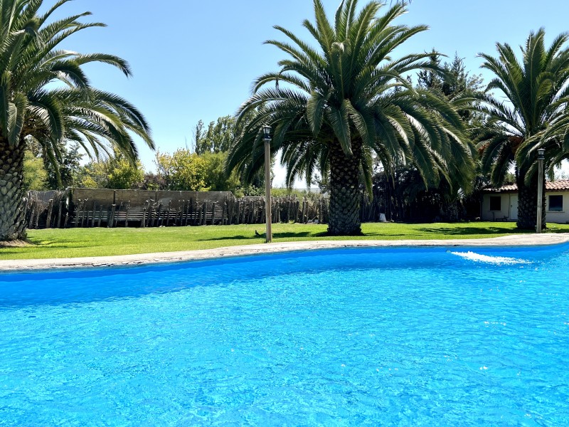 Gran Casa Con Parque, 5D4B + Estar + Depto + Bodegas