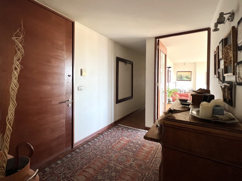 Amplio, Vista Despejada, 4D/4B + Sala de Estar, 3E/1B