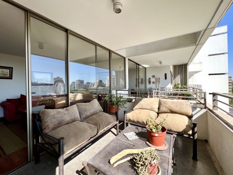 Amplio, Vista Despejada, 4D/4B + Sala de Estar, 3E/1B