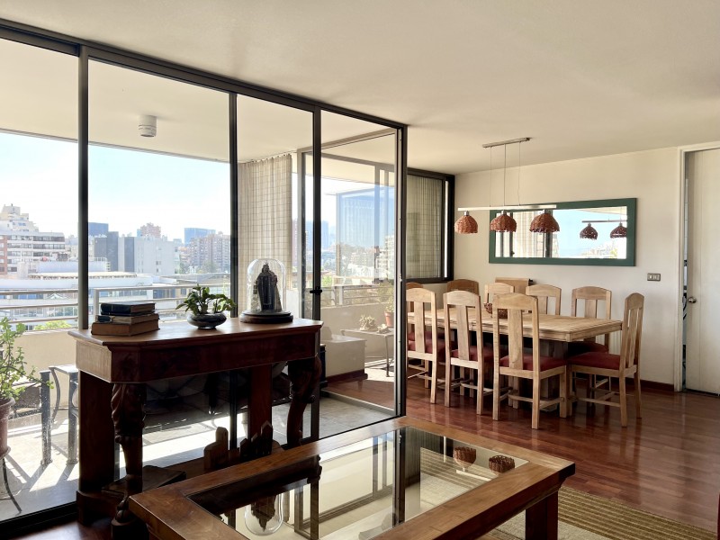 Amplio, Vista Despejada, 4D/4B + Sala de Estar, 3E/1B