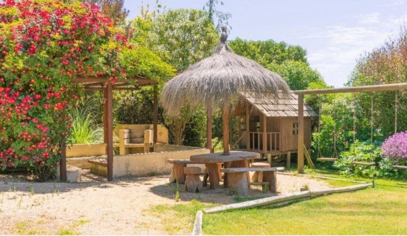 Lomas Blancas, Casa Amoblada 5D/4B, Escritorio + 2E y Bodega