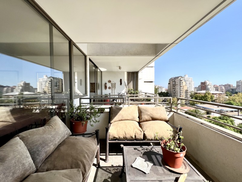 Amplio, Vista Despejada, 4D/4B + Sala de Estar, 3E/1B