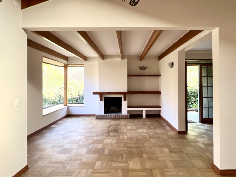 Amplia, Remodelada, 4D3B+Estar+2E