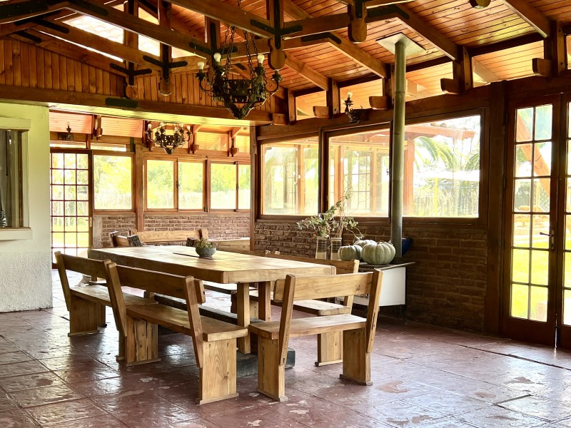 Gran Casa Con Parque, 5D4B + Estar + Depto + Bodegas