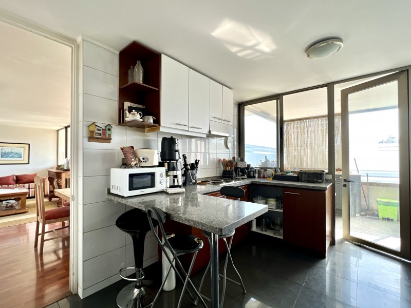 Amplio, Vista Despejada, 4D/4B + Sala de Estar, 3E/1B