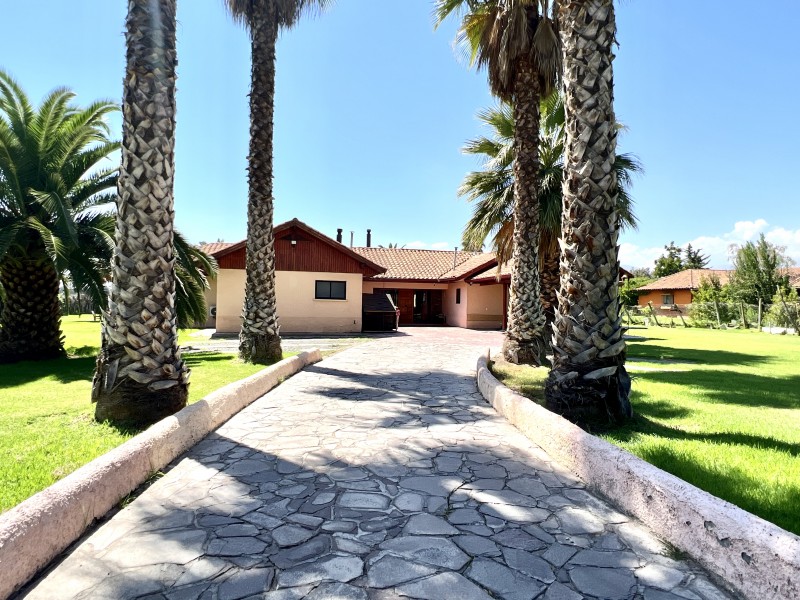 Gran Casa Con Parque, 5D4B + Estar + Depto + Bodegas