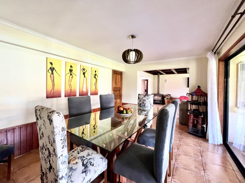 Gran Casa Con Parque, 5D4B + Estar + Depto + Bodegas