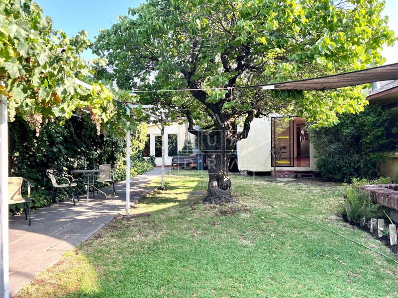 Gran Terreno, Ideal Townhouse
